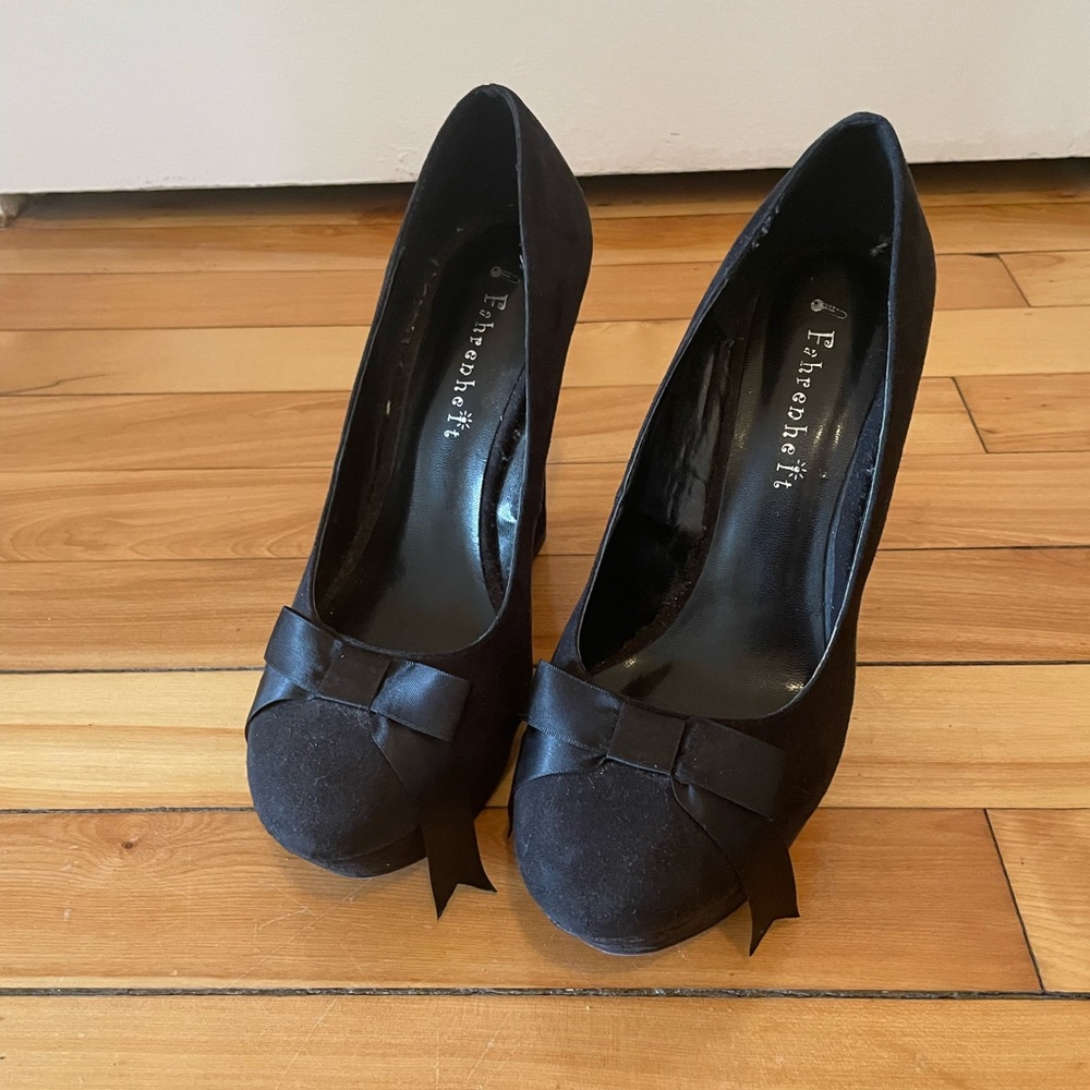 Black velvet heels